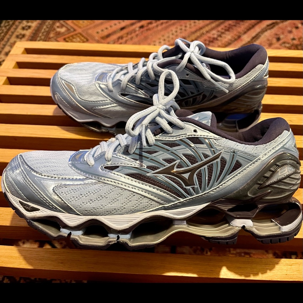 Mizuno Wave Prophecy 8